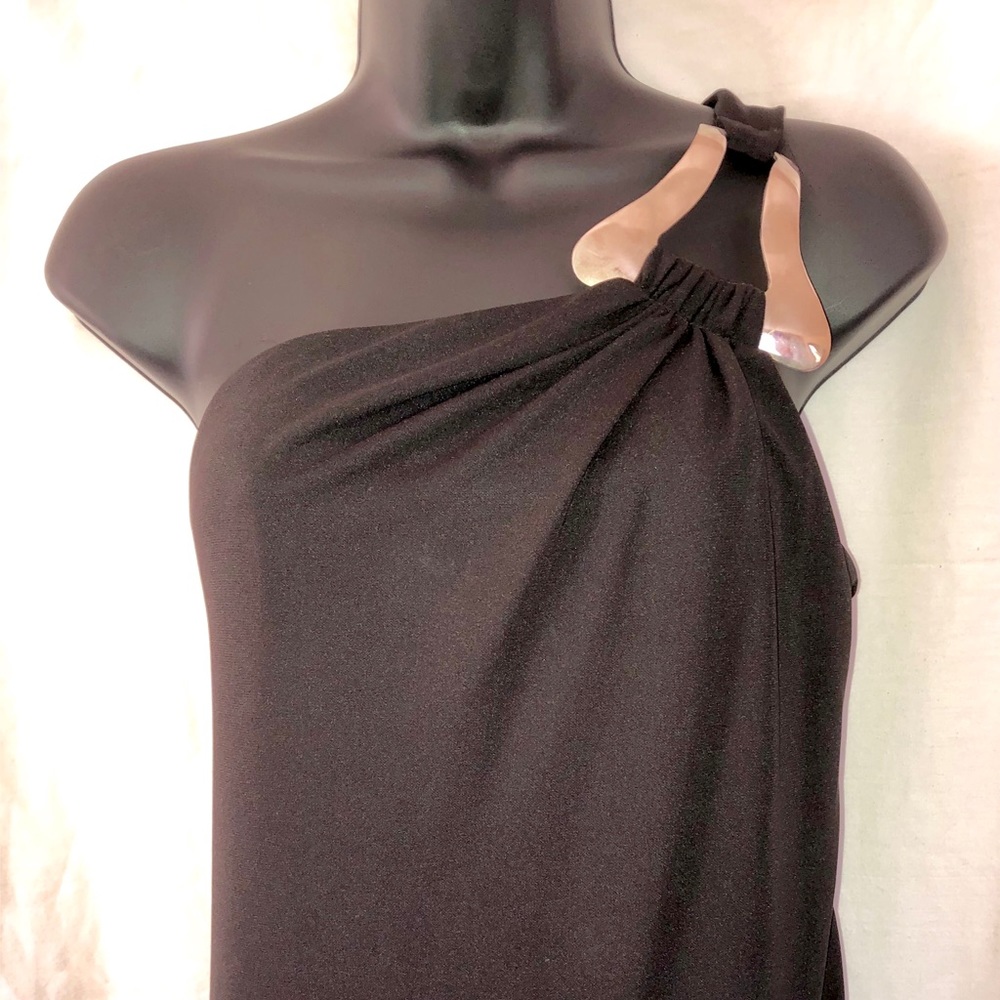 712. Buckle Detail One Shoulder Gown